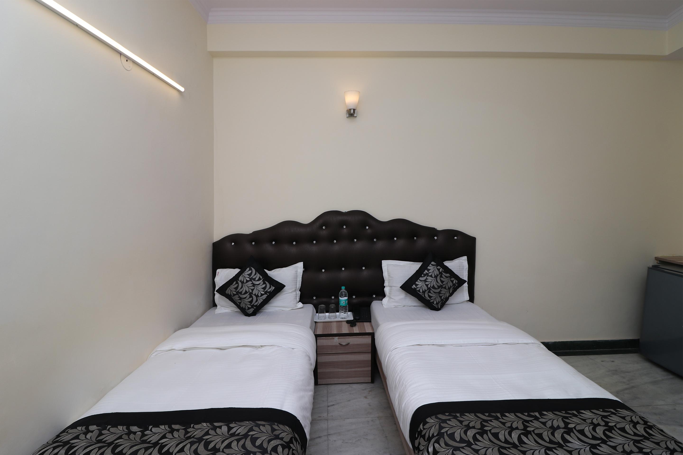 Adb Rooms Hotel Silver Shine ニューデリー エクステリア 写真